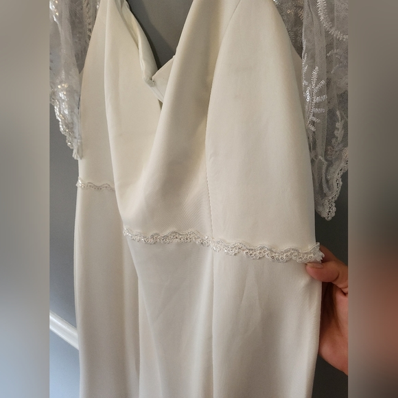 Plus Size Elegant And Simple Wedding Dress - Picture 3 of 8